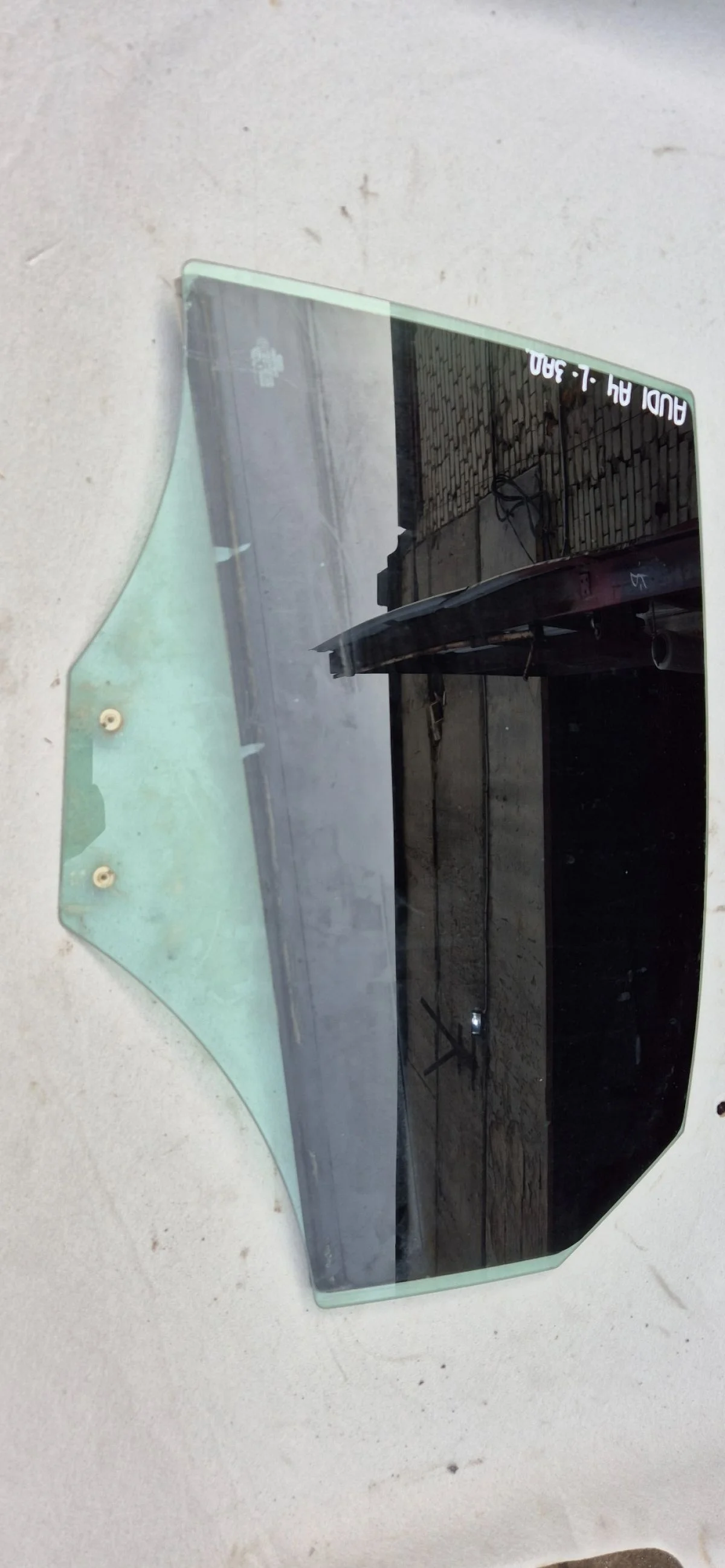 Стекло двери задней левой  Audi A4 (B8) 2007-2015