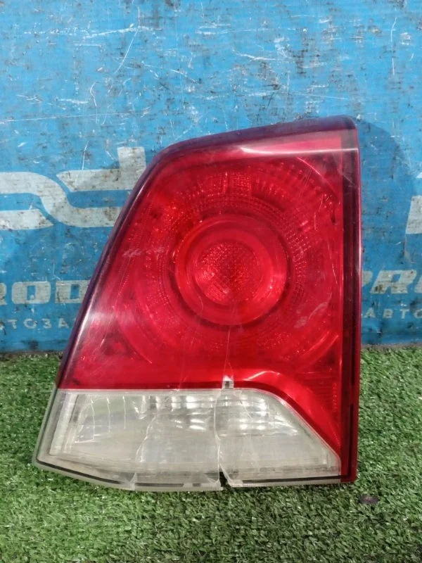 Фонарь наружный задний правый Toyota Land Cruiser