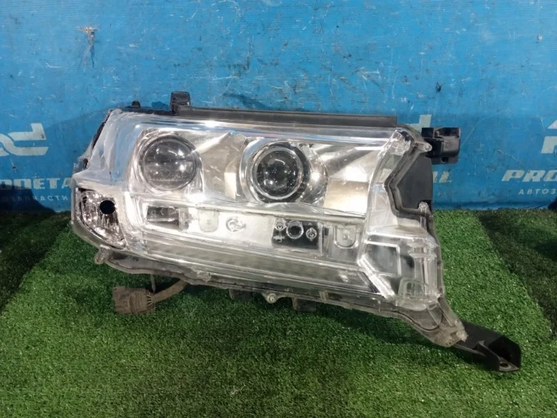 Фара передняя правая Toyota Land Cruiser 200