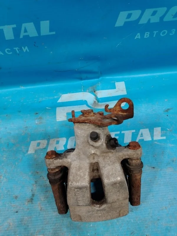 Суппорт тормозной задний правый Renault Megane 2