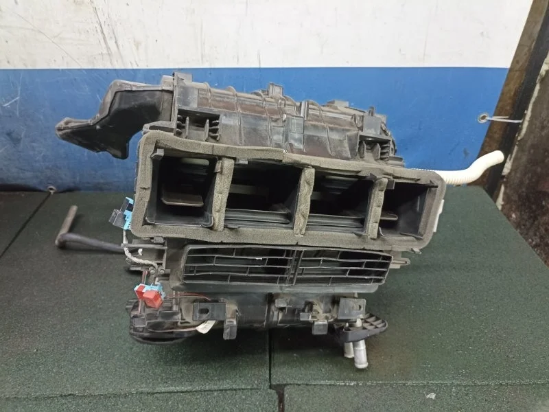 Корпус печки Toyota Verso 2016 8705002T41 ZGR20 1.6 1ZR-FAE