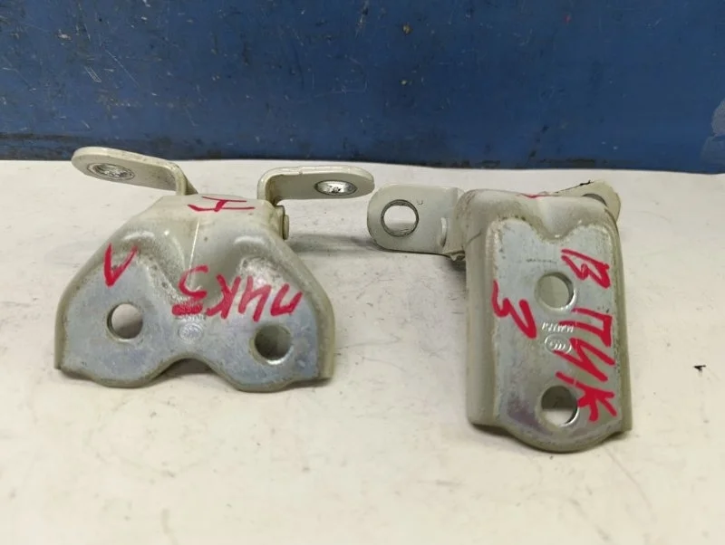 Петля двери Kia Picanto 3 2017 793101Y000 JA 1.2 G4LA, передняя левая