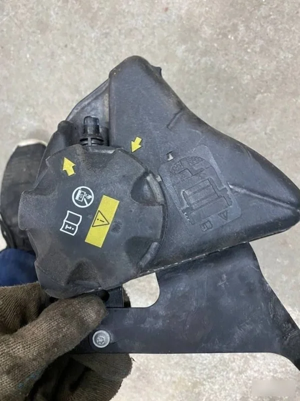 Бачок расширительный Bmw 5 2015 17137601949 F10 B47D20