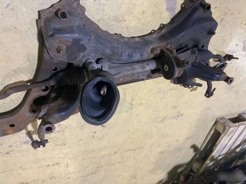 Подрамник Toyota Rav4 2010 5120112442 XA30 1AZ-FE, передний