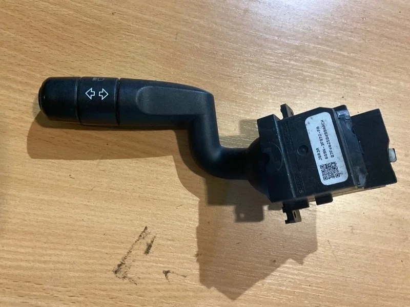 Переключатель поворотников Land Rover Freelander 2 2011 6G9N3F972FA L359 224DT