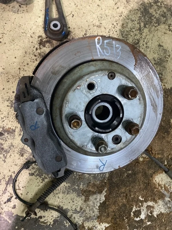 Кулак Volkswagen Touareg 2009 7L0505436B GP BKS, задний правый