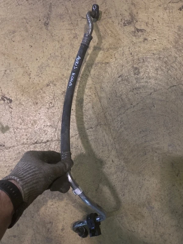 Трубка кондиционера Toyota Auris 2009 887041A181 E150 1ZR-FE