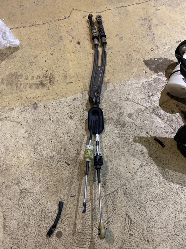 Тросы МКПП Nissan Juke 2013 344131KA0A YF15 HR16DE