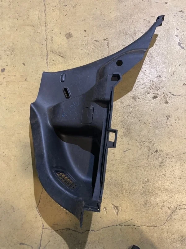 Обшивка багажника Nissan Juke 2013 849511KB1A YF15 HR16DE, левая