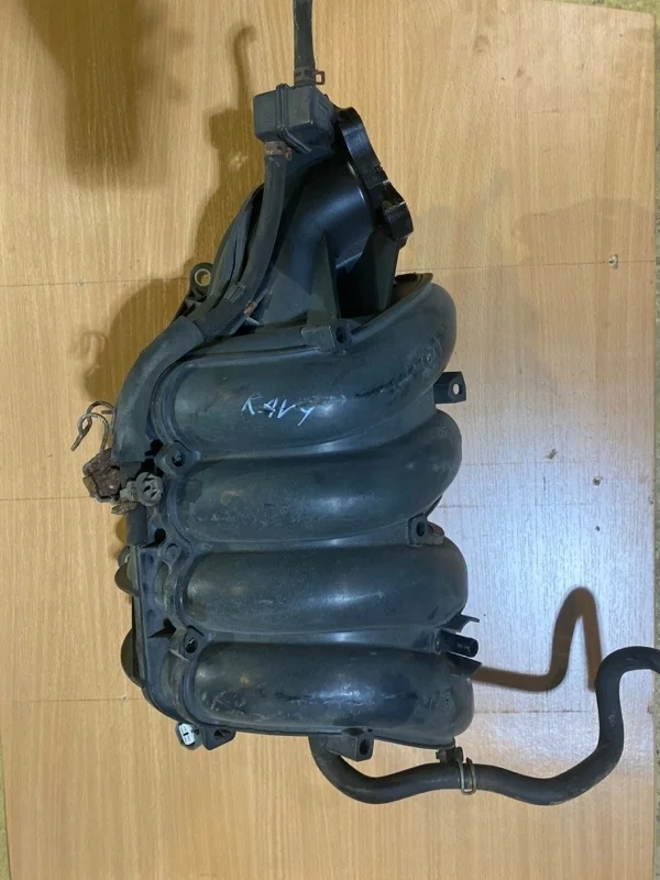 Впускной коллектор Toyota Rav4 2010 1712028100 XA30 1AZ-FE