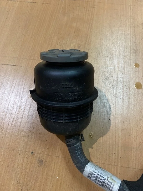 Бачок ГУР Audi A4 2010 4F0422371D B8 CDH