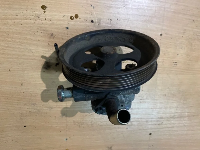 Насос ГУР Mitsubishi L 200 2013 4450A173 KB4T 4D56