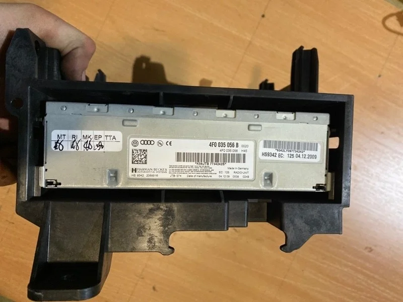 Усилитель звука Audi A4 2010 4F0035056B B8 CDH