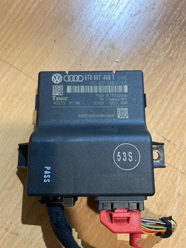 Блок управления интерфейсом Audi A4 2010 8T0907468T B8 CDH