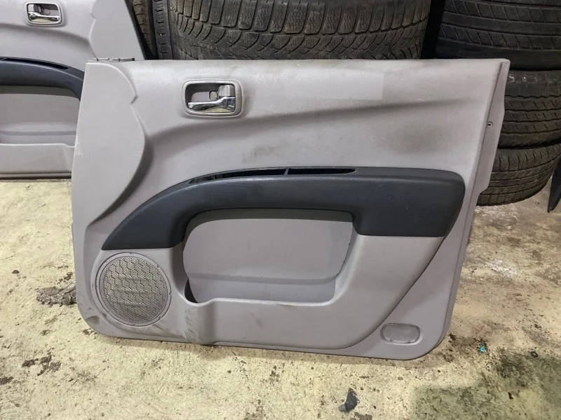 Обшивка двери Mitsubishi L 200 2013 7221A134HA KB4T 4D56, передняя правая