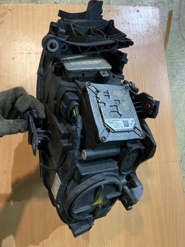 Фара ксеноновая Audi A4 2010 8K0941003D B8 CDH, левая