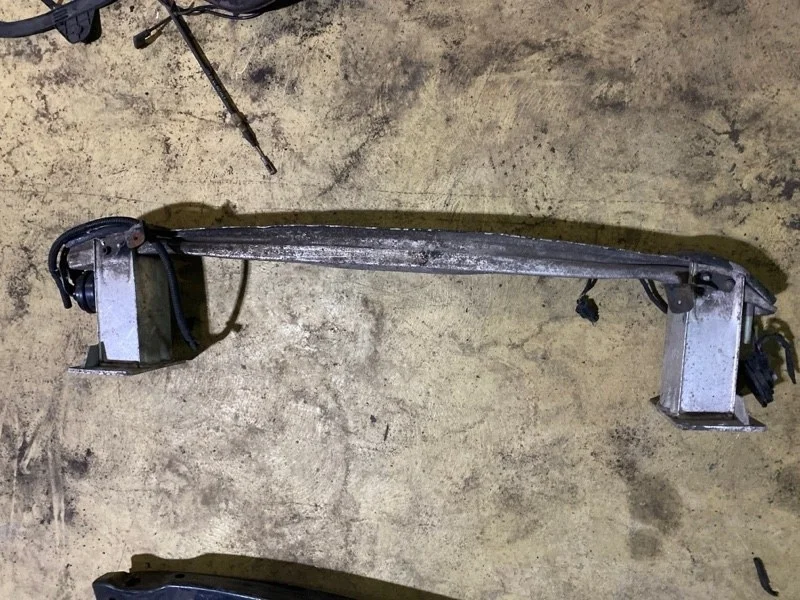 Усилитель бампера Audi A4 2010 8K0807113B B8 CDH, передний