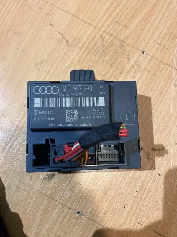 Блок комфорта Audi Q7 2008 4L0907290 4LB BUG