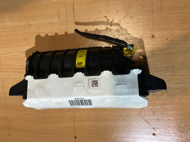 Подушка SRS в торпеду Audi Q7 2008 4L0880204D 4LB BUG