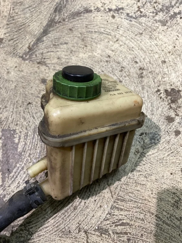 Бачок ГУР Audi Q7 2008 7L6422371 4LB BUG