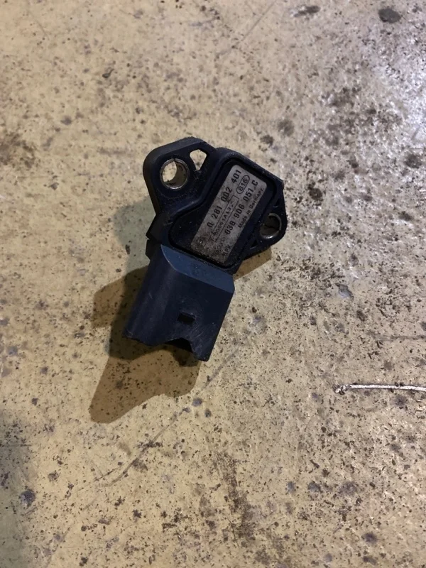 Датчик абсолютного давления Audi Q7 2008 038906051 4LB BUG