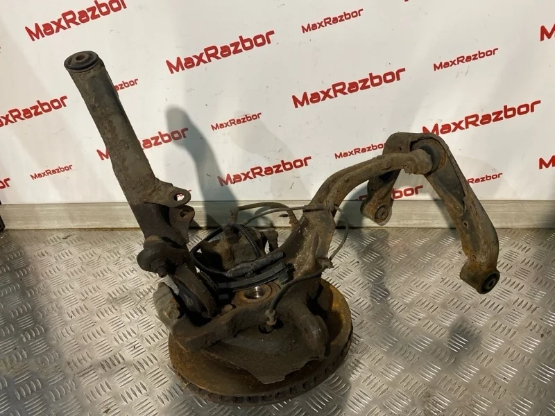 Кулак Nissan Pathfinder 400155X00C R51 YD25DDTI, передний левый