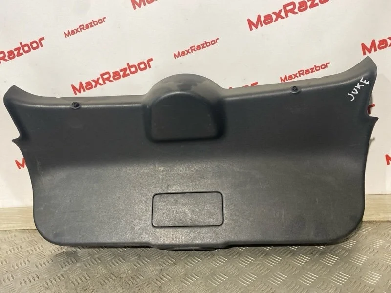 Обшивка крышки багажника Nissan Juke 2013 909011KB0A YF15 HR16DE