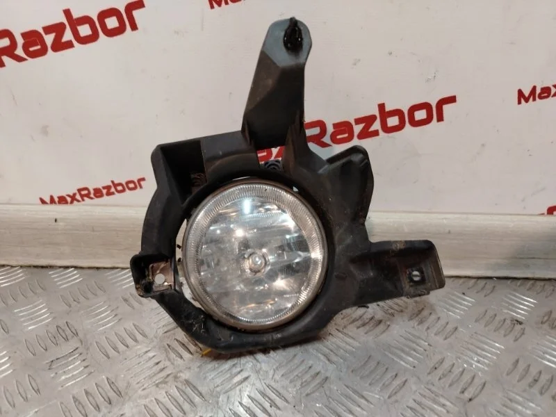 Противотуманная фара Toyota Rav4 2013 8122147010 XA40 2AD-FTV, правая