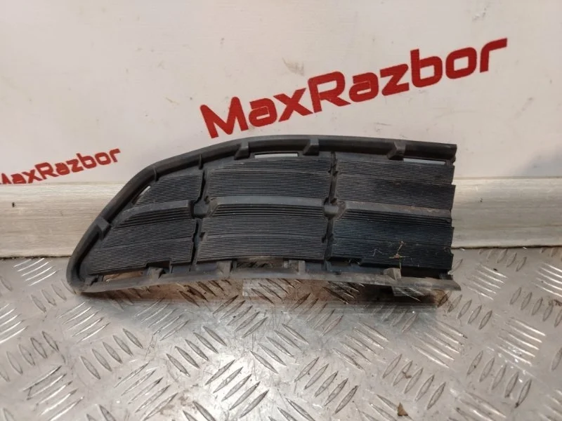 Решетка в бампер Toyota Rav4 2013 5312742040 XA40 2AD-FTV, правая