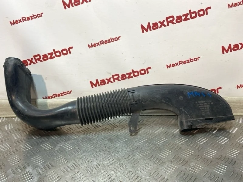 Патрубок воздушного фильтра Mercedes Benz C A6460900182 W204 OM646