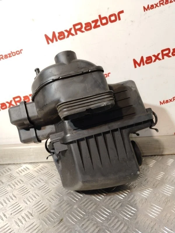 Корпус воздушного фильтра Hyundai Ix35 281102S000 LM