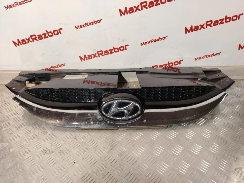 Решетка радиатора Hyundai Ix35 863512Y000 LM