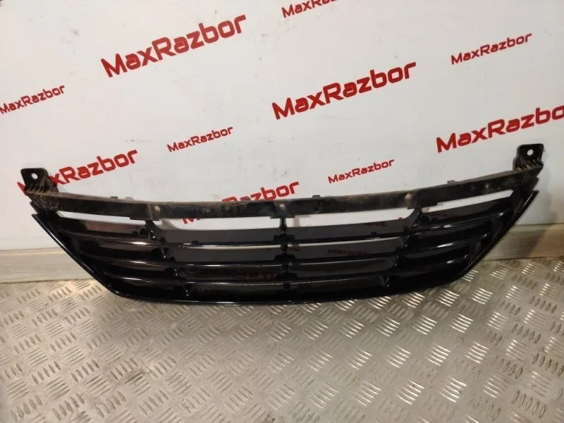Решетка в бампер Hyundai Ix35 865502Y000 LM