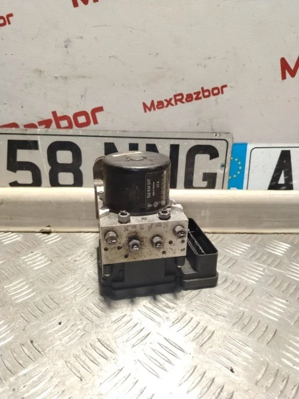 Блок ABS Volkswagen Touareg 7L0907379K GP