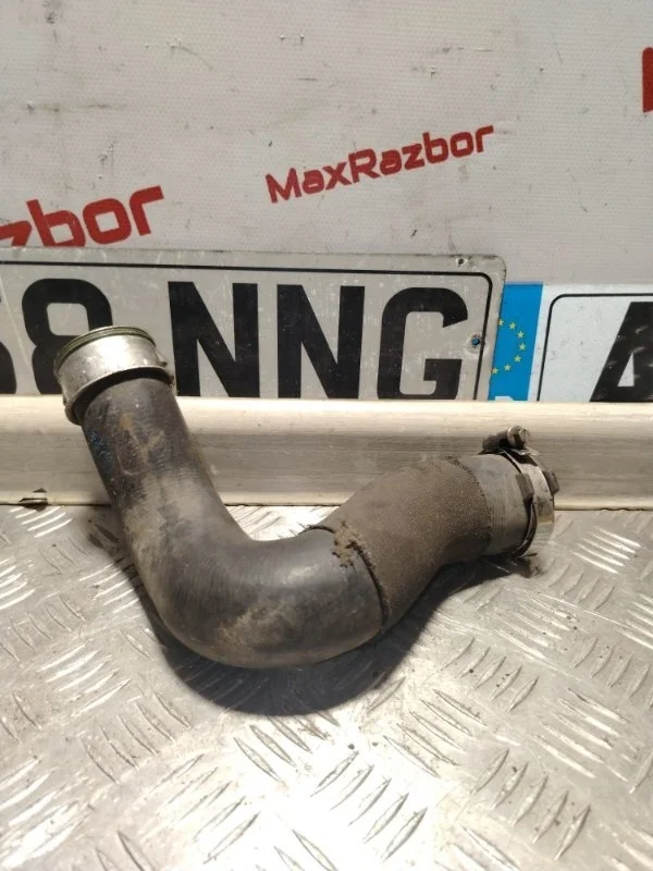 Патрубок интеркулера Volkswagen Touareg 7L6145738A GP