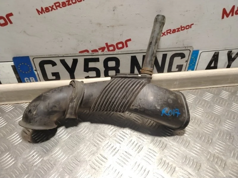 Патрубок воздушного фильтра Volkswagen Touareg 7L6129609E GP