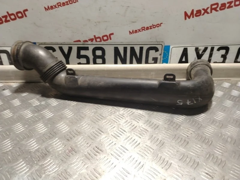 Патрубок воздушного фильтра Land Rover Discovery 3 PHD000603 L319 276DT