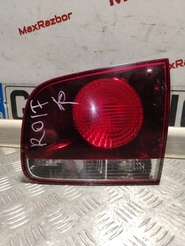 Фонарь крышки багажника Volkswagen Touareg 7L6945094AA GP, задний правый