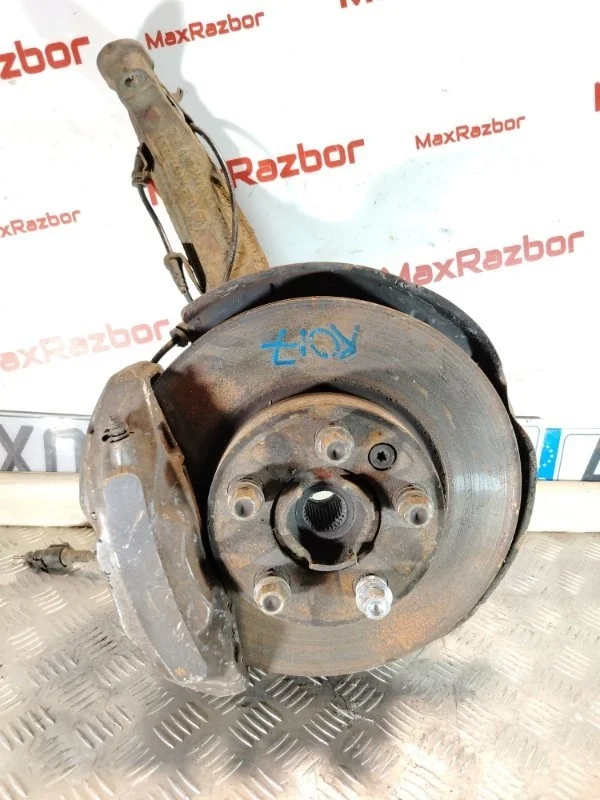 Кулак Volkswagen Touareg 7L0407257A GP, передний левый
