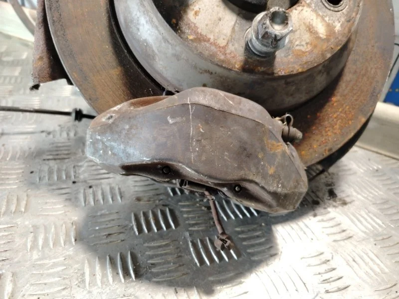 Суппорт Volkswagen Touareg 7L6615424L GP, задний правый