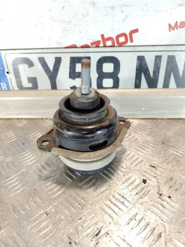 Опора ДВС Volkswagen Touareg 7L8199131A GP