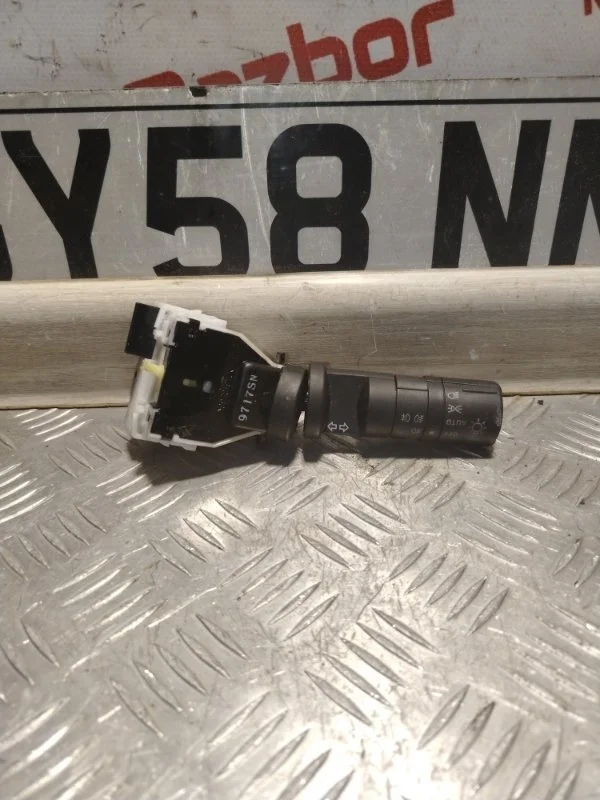 Переключатель поворотников Nissan Qashqai 25540JD03A J10