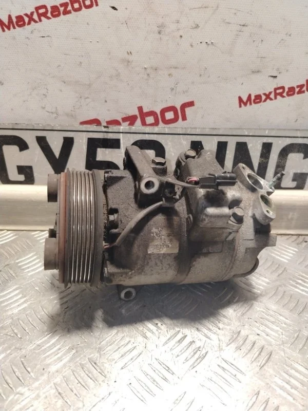 Компрессор кондиционера Nissan Qashqai 926001DB0A J10