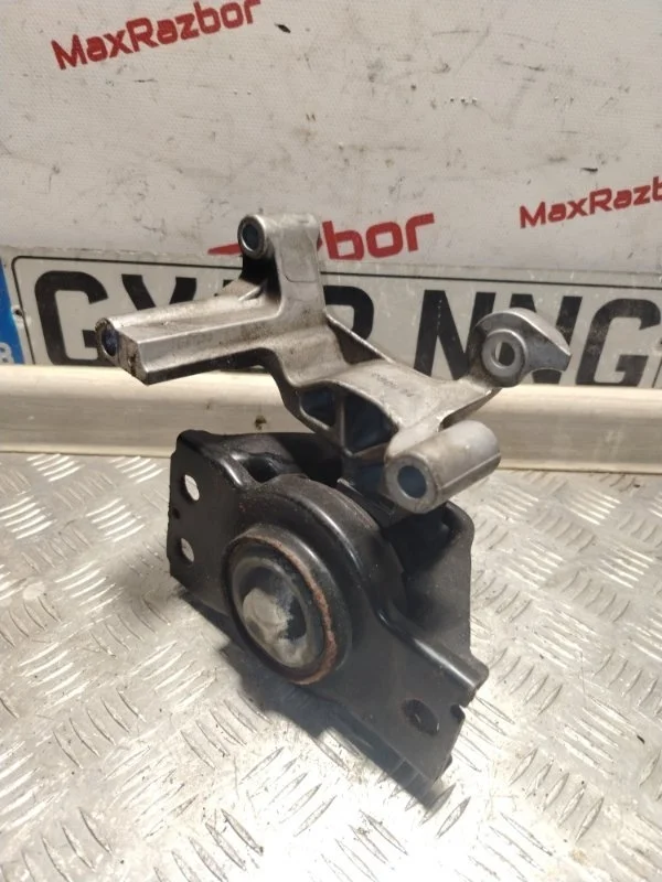 Опора ДВС Nissan Qashqai 11210JG01B J10