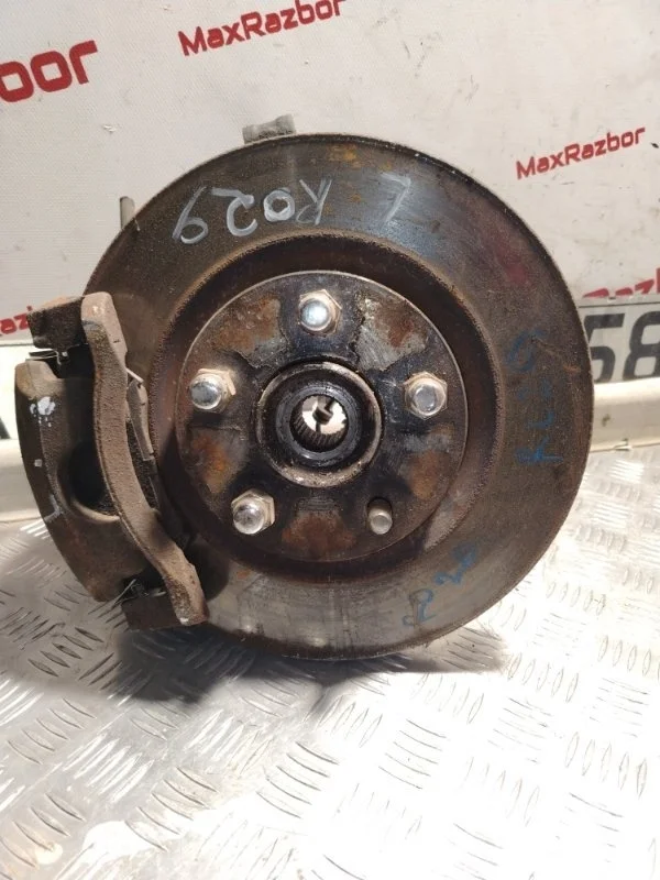 Кулак Nissan Qashqai 40015JD000 J10, передний левый