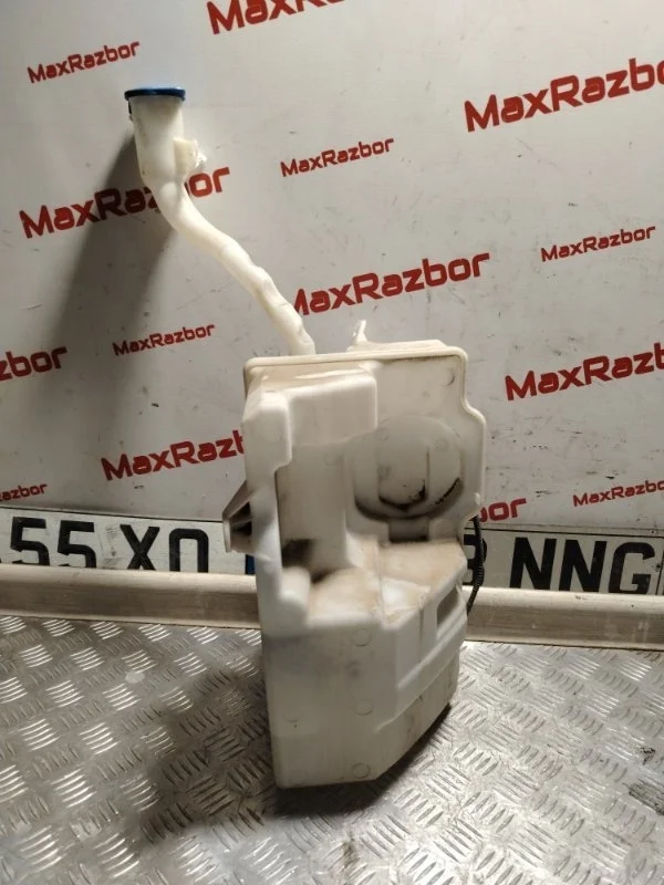 Бачок омывателя Volvo Xc60 30753424 DZ31 B4204T7