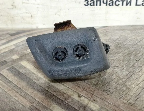 Форсунка фароомывателя Land Rover Discovery III (2004—2009)