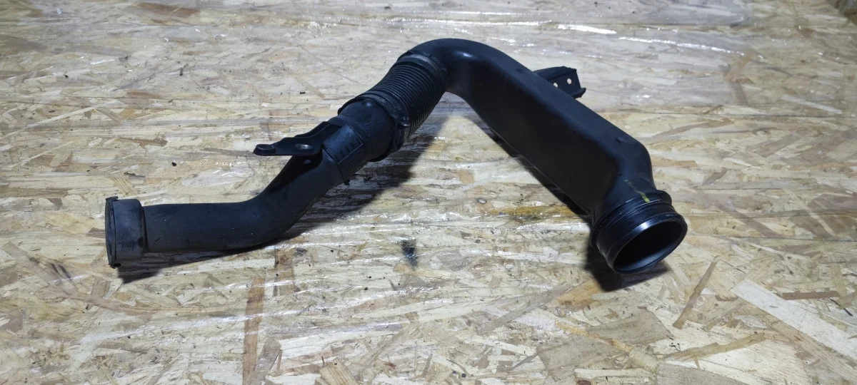 Патрубок воздушный Land Rover Range Rover III рестайлинг (2005—2009)