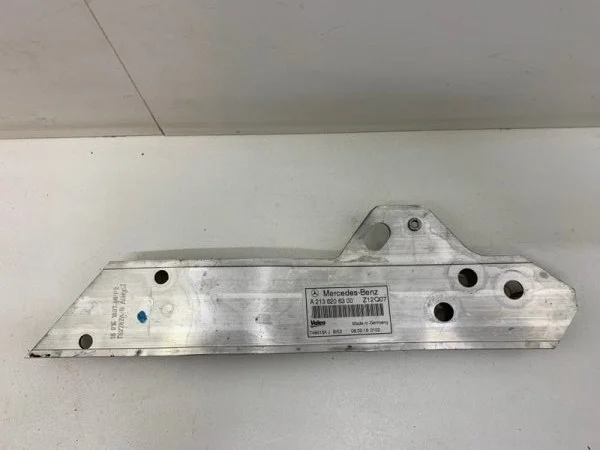 Кронштейн панели радиатора Mercedes-Benz E-Klasse 2016-2020 A2136206300 W213, передний