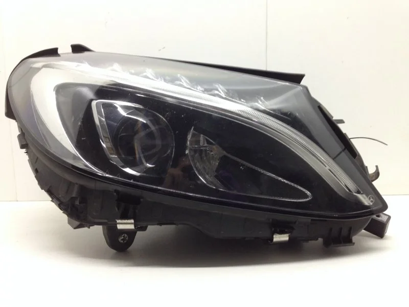 Фара Mercedes-Benz C-Klasse 2014-2018 A2059062604 W205, передняя правая